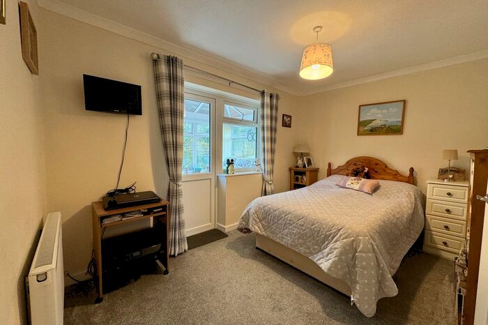 2 Bedroom Bungalow For Sale In Gosford Way, Polegate, East Sussex, BN26