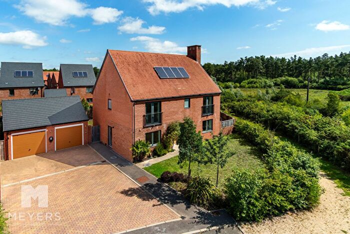 4 Bedroom Detached House For Sale In Sword Close, St. Leonards, Ringwood, BH24