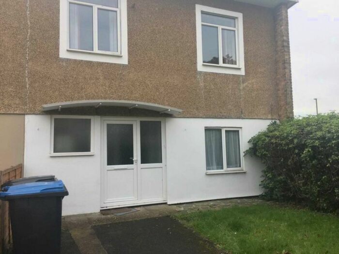 4 Bedroom Property To Rent In Grove Lea, Hatfield AL10