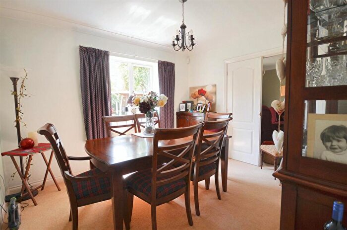 4 Bedroom Detached House For Sale In Chivrick Close, Sturminster Newton, DT10