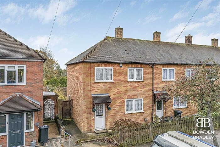 2 Bedroom End Terrace House For Sale In Huntsman Road, Hainault, IG6