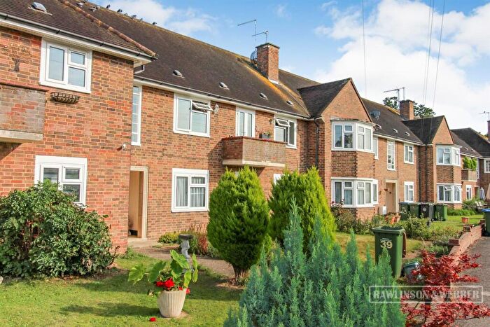 3 Bedroom Apartment For Sale In Cranbrook Drive, Esher, KT10