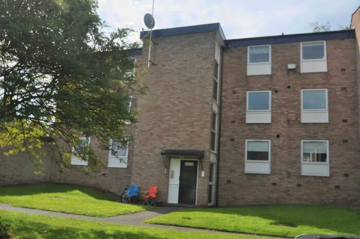 2 Bedroom Flat To Rent In Hampsthwaite Road, Harrogate, North Yorkshire, HG1
