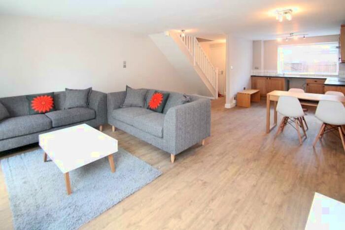 3 Bedroom End Of Terrace House To Rent In Holtdale Place, Cookridge, Leeds, LS16