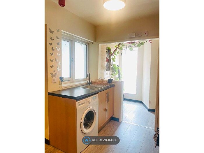 Studio To Rent In Leiceseter, Leicestershire, LE3