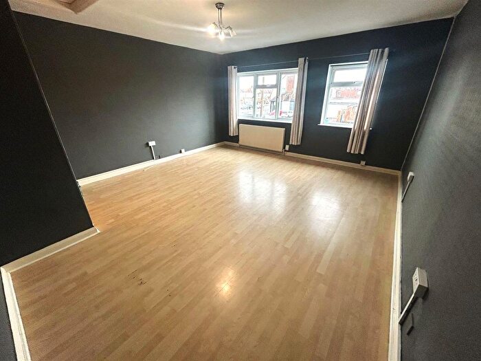 1 Bedroom Flat To Rent In Cherry Tree Lane, Rainham, RM13