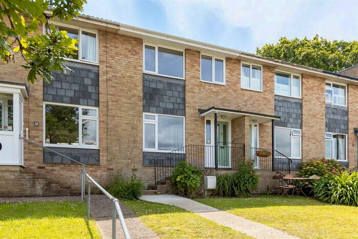 3 Bedroom Terraced House To Rent In Queens Road, Cowes, PO31