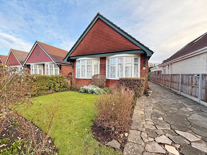 2 Bedroom Detached Bungalow For Sale In South Road, Drayton, PO6