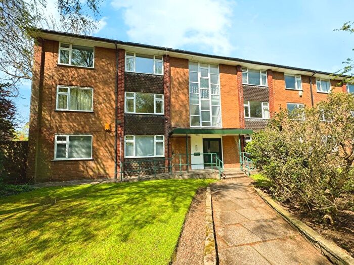 2 Bedroom Flat To Rent In Barlow Moor Court, West Didsbury, Manchester, M20