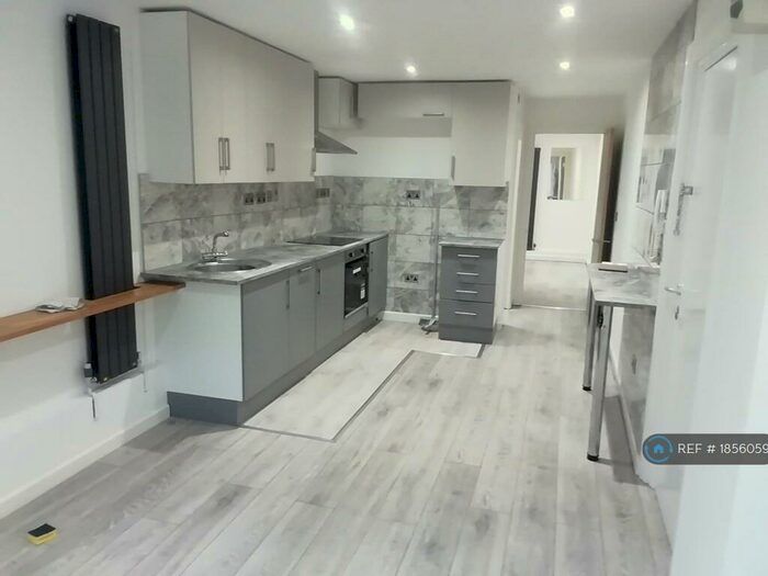 1 Bedroom Flat To Rent In Wanstead, London, E11