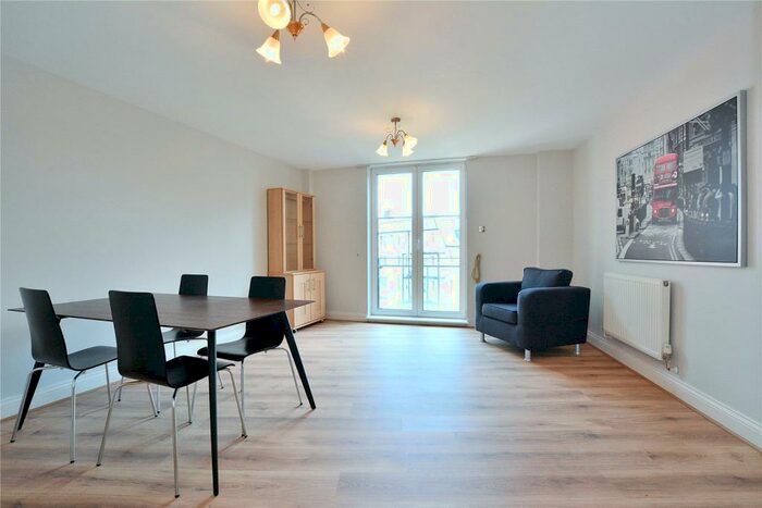 3 Bedroom Flat To Rent In Marys Court, London, NW1