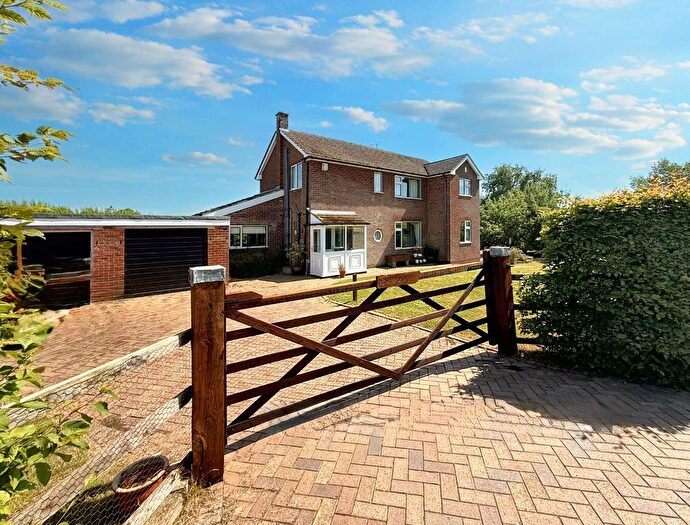 3 Bedroom Detached House For Sale In Castle Lane, Woolscott, Rugby, CV23