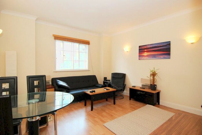 1 Bedroom Flat To Rent In Belvedere Road, Lambeth, London, SE1