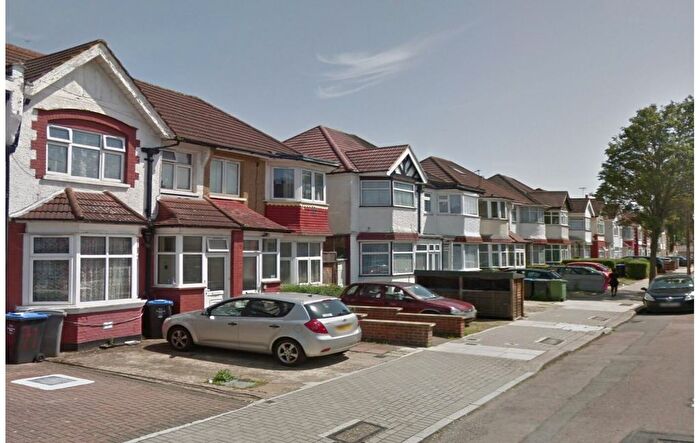 2 Bedroom Maisonette To Rent In Thurlby Road, Wembley, HA0