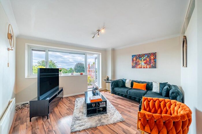 1 Bedroom Apartment For Sale In Tunnel Road, The Park, NG7