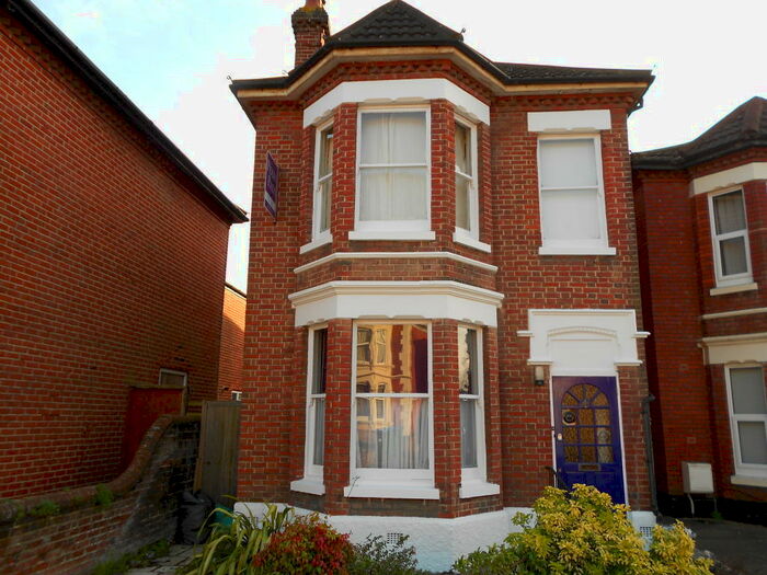 5 Bedroom House To Rent In Gordon Avenue, SO14