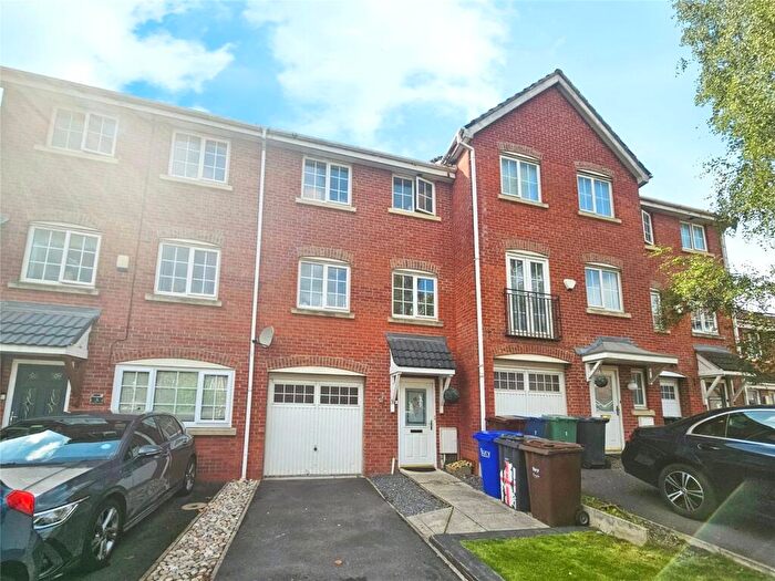 3 Bedroom Terraced House For Sale In Kingsdale Close, Bury, Greater Manchester, BL9
