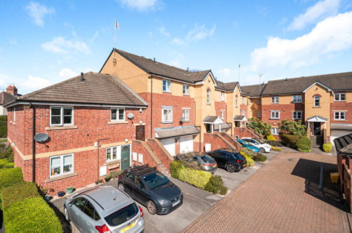 2 Bedroom Flat For Sale In Cherry Court, Grove Lane, Meanwood, Leeds, LS6