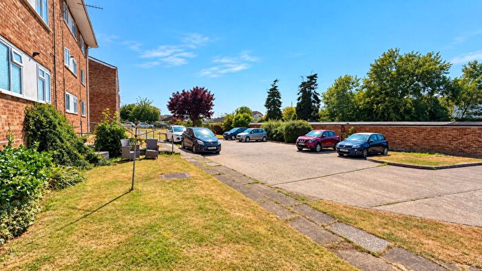 2 Bedroom Flat For Sale In Walton Road, Walton-on-the-Naze, Essex, CO14