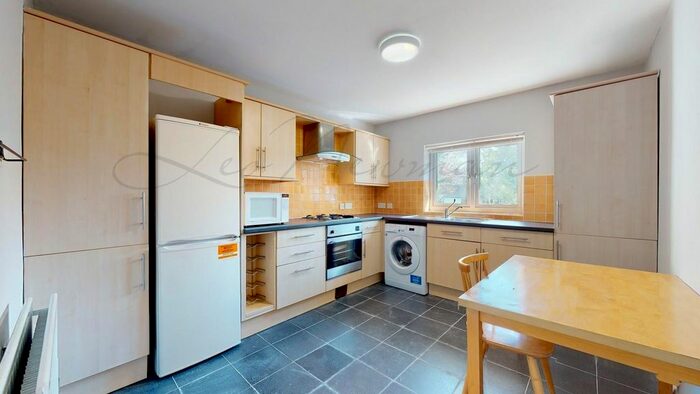 2 Bedroom Flat To Rent In Ambrose Avenue, Golders Green, NW11