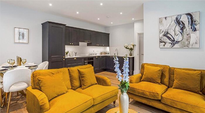 1 Bedroom Apartment For Sale In Kings Road, Henley-on-Thames, Oxfordshire, RG9