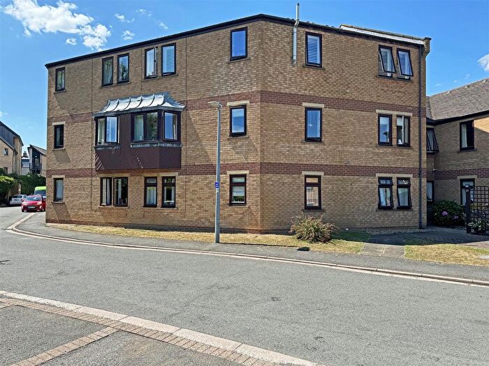 2 Bedroom Flat For Sale In Welland Mews, Stamford, PE9