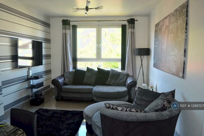 2 Bedroom Flat To Rent In Stenhouse Avenue, Edinburgh, EH11