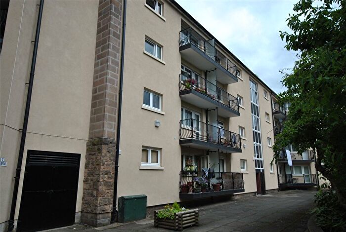 2 Bedroom Flat To Rent In Drygate, City Centre, Glasgow, G4