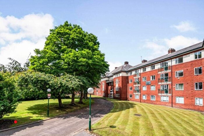 2 Bedroom Apartment For Sale In Eccles New Road, Salford, M5
