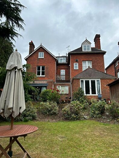 2 Bedroom Flat To Rent In West Hill, London, SW15