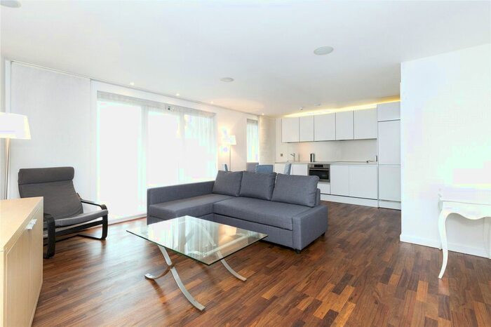 1 Bedroom Flat To Rent In Islington On The Green, A Islington Green, London, N1