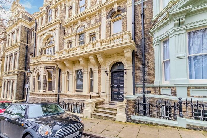 1 Bedroom Flat To Rent In Castle Hill, Rochester, Kent, ME1