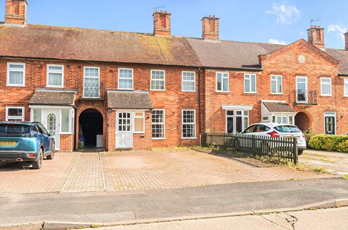 4 Bedroom Terraced House For Sale In Churchill Crescent, Thame, OX9