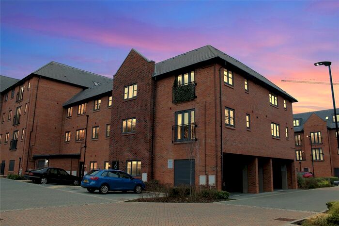 1 Bedroom Flat To Rent In Carter Court, Hook RG27