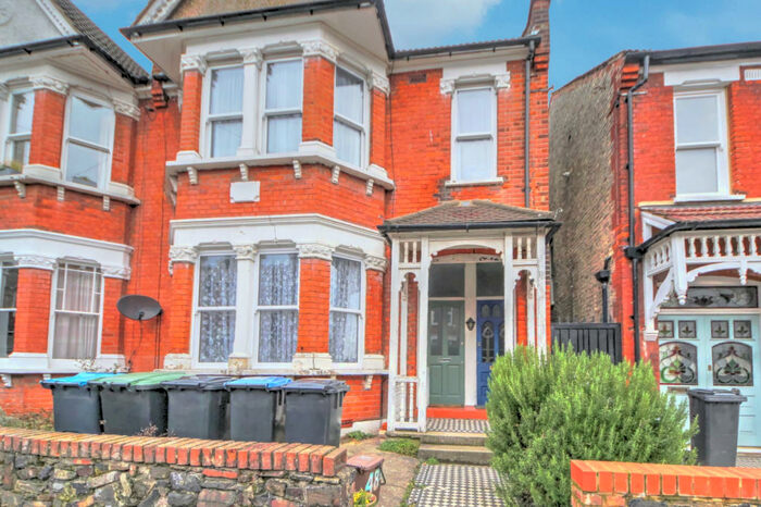 1 Bedroom Flat To Rent In Windsor Road, Palmers Green, N13