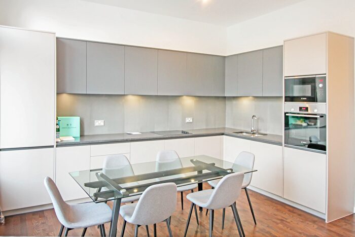 4 Bedroom Town House For Sale In Henry Street, London, SE8