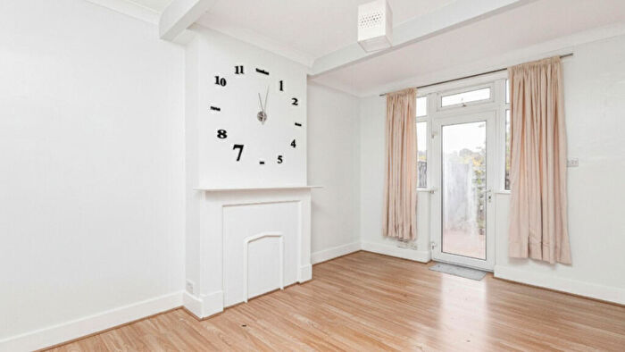 3 Bedroom Semi Detached House For Sale In Ingram Road, Thornton Heath, CR7