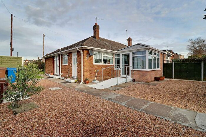 2 Bedroom Semi-Detached Bungalow For Sale In Ash Avenue, Elloughton, HU15