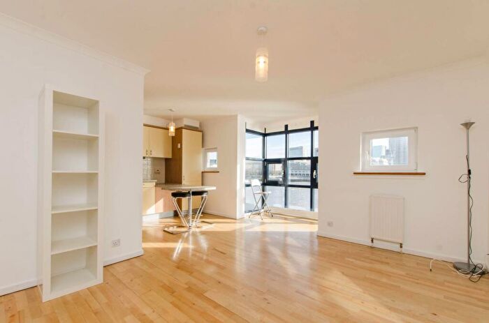 2 Bedroom Flat To Rent In Rotherhithe Street, Rotherhithe, London, SE16