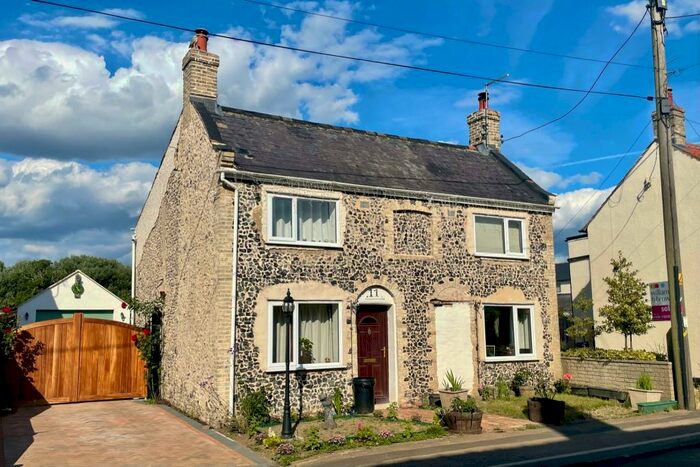 3 Bedroom Character Property For Sale In High Street, Tuddenham, Bury St. Edmunds, IP28