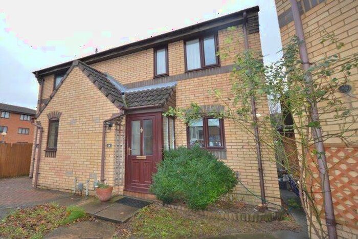 2 Bedroom Semi-Detached House To Rent In Lucerne Close, Cambridge, CB1