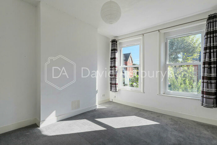 1 Bedroom Apartment To Rent In Upper Tollington Park, Finsbury Park, London, N4