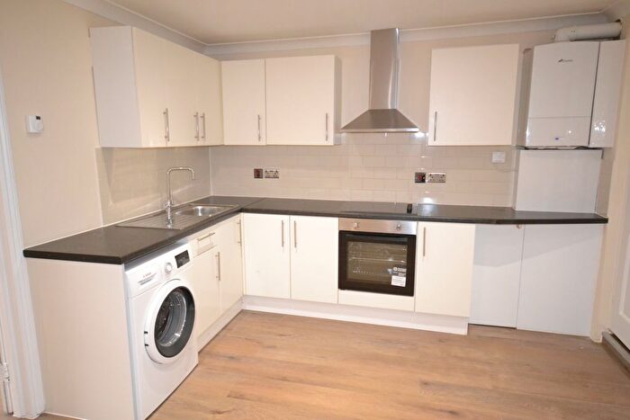 1 Bedroom Flat To Rent In High Road, Ilford, IG1