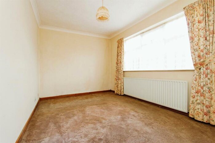 3 Bedroom Bungalow For Sale In Keycol Hill, Bobbing, Sittingbourne, ME9