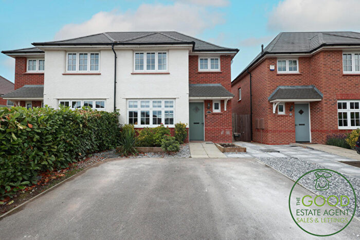 3 Bedroom Semi Detached House For Sale In Beagle Close, Higher Bartle, Preston, PR4