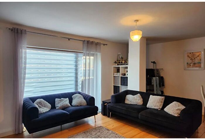 2 Bedroom Flat To Rent In London Road, London, SW16