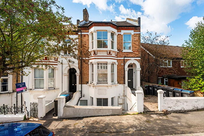 3 Bedroom Apartment To Rent In Troy Road, Crystal Palace, SE19