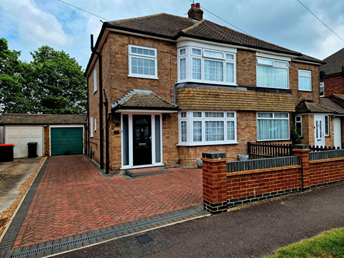 3 Bedroom Semi-Detached House For Sale In Leafields, Houghton Regis, Dunstable, LU5