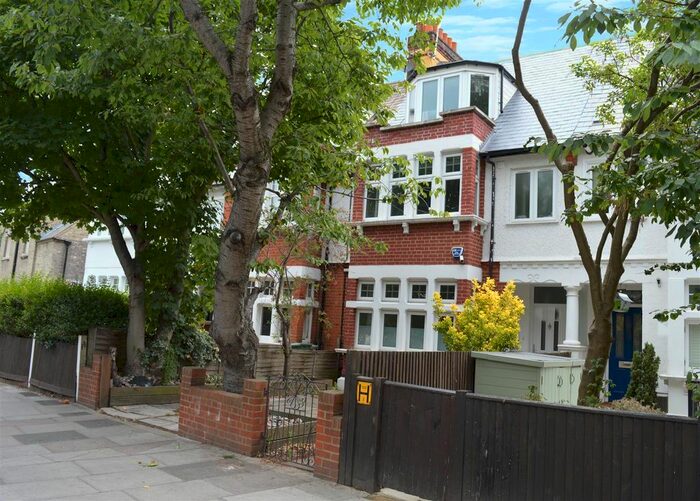 4 Bedroom Semi-Detached House To Rent In Sheen Road, Richmond, TW9