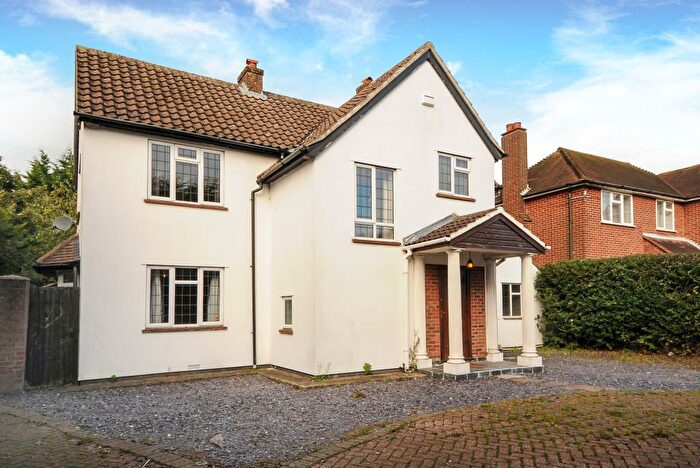 3 Bedroom Detached House To Rent In Marlow Road, High Wycombe, HP11